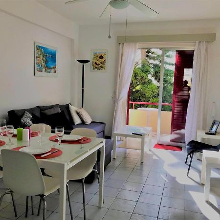 Apartment With Large Pool 레메소스 외부 사진