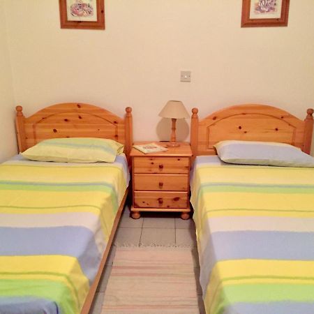 Apartment With Large Pool 레메소스 외부 사진