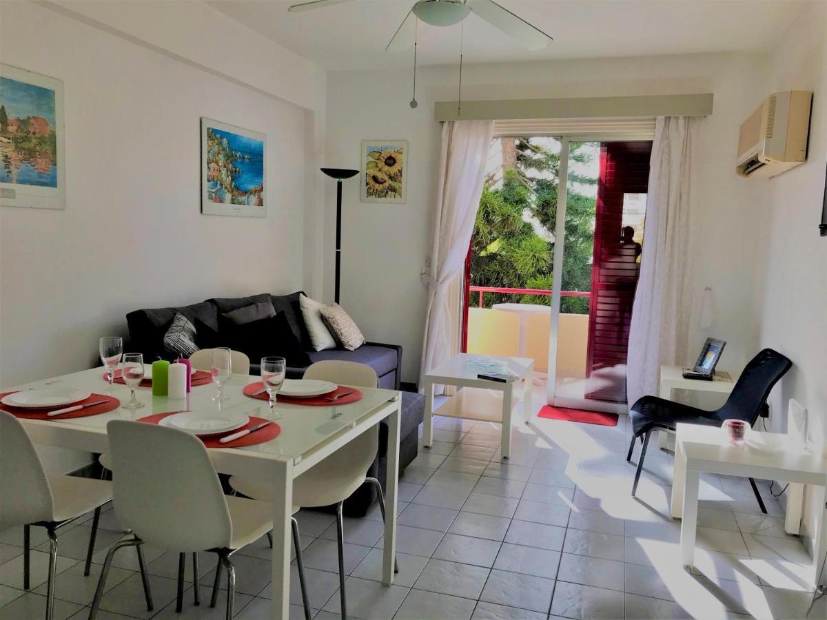 Apartment With Large Pool 레메소스 외부 사진