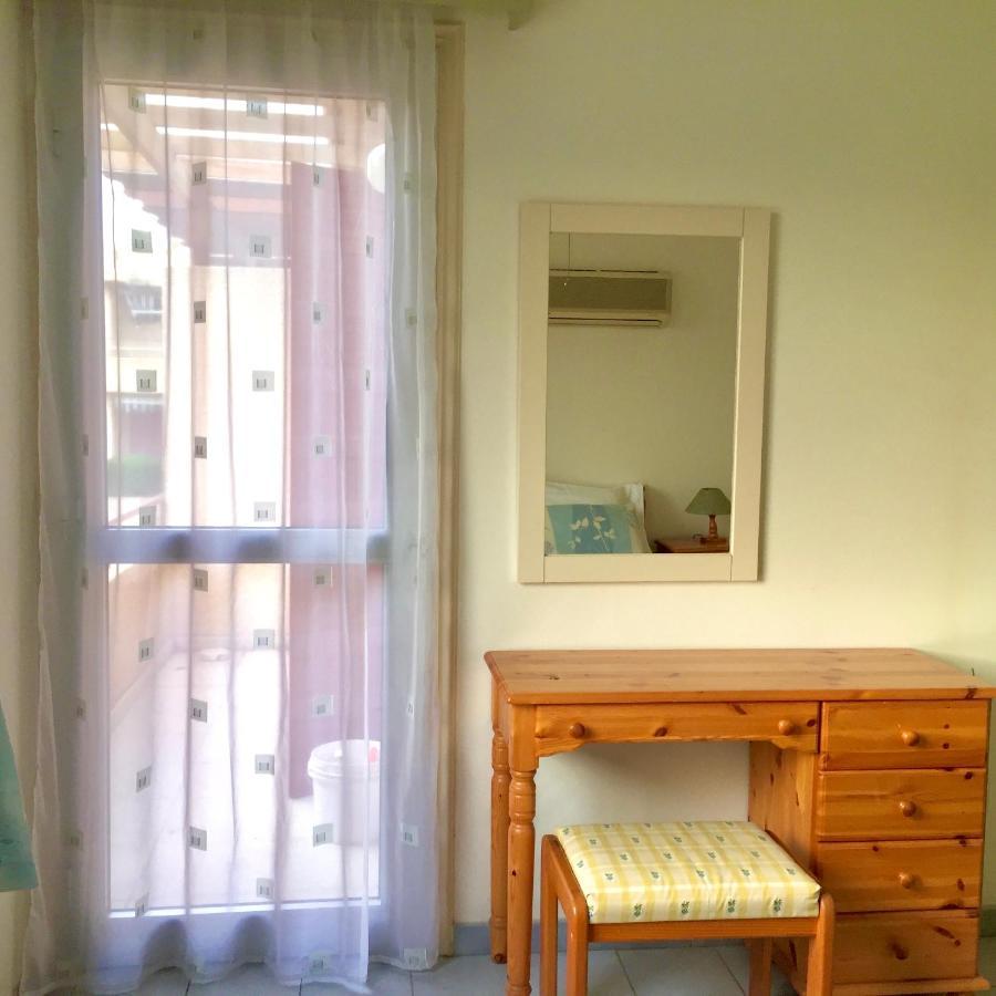 Apartment With Large Pool 레메소스 외부 사진
